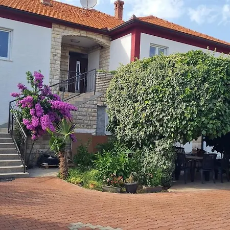 Oasis With Jacuzzi * Zadar