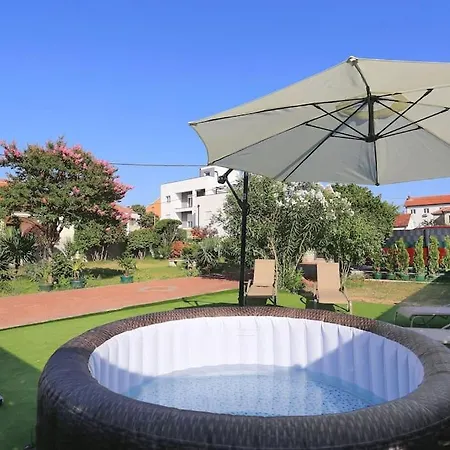 Oasis With Jacuzzi Zadar