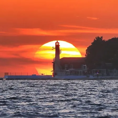 Oasis With Jacuzzi * Zadar