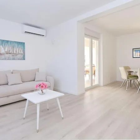 Apartament Oasis With Jacuzzi *
